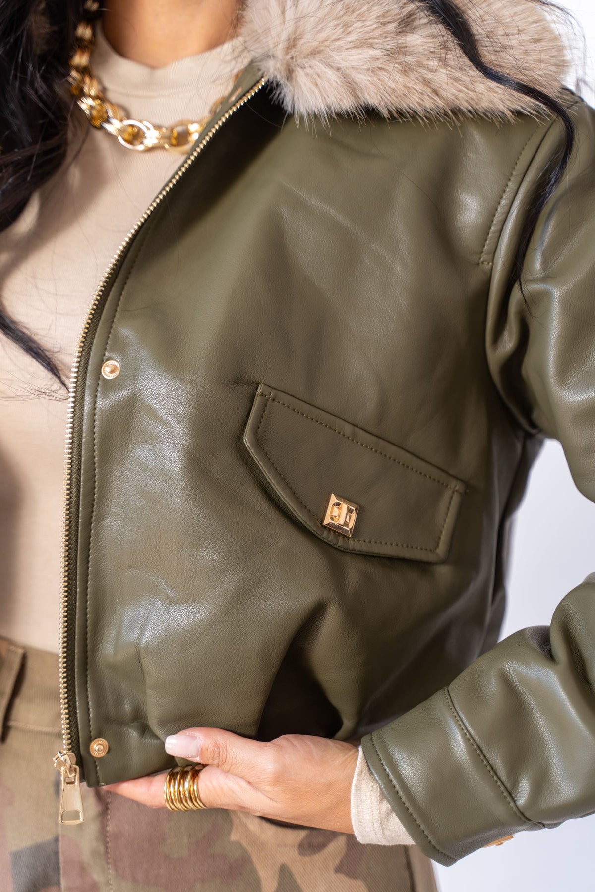 Chaqueton Biker Crop Verde Militar foto 5