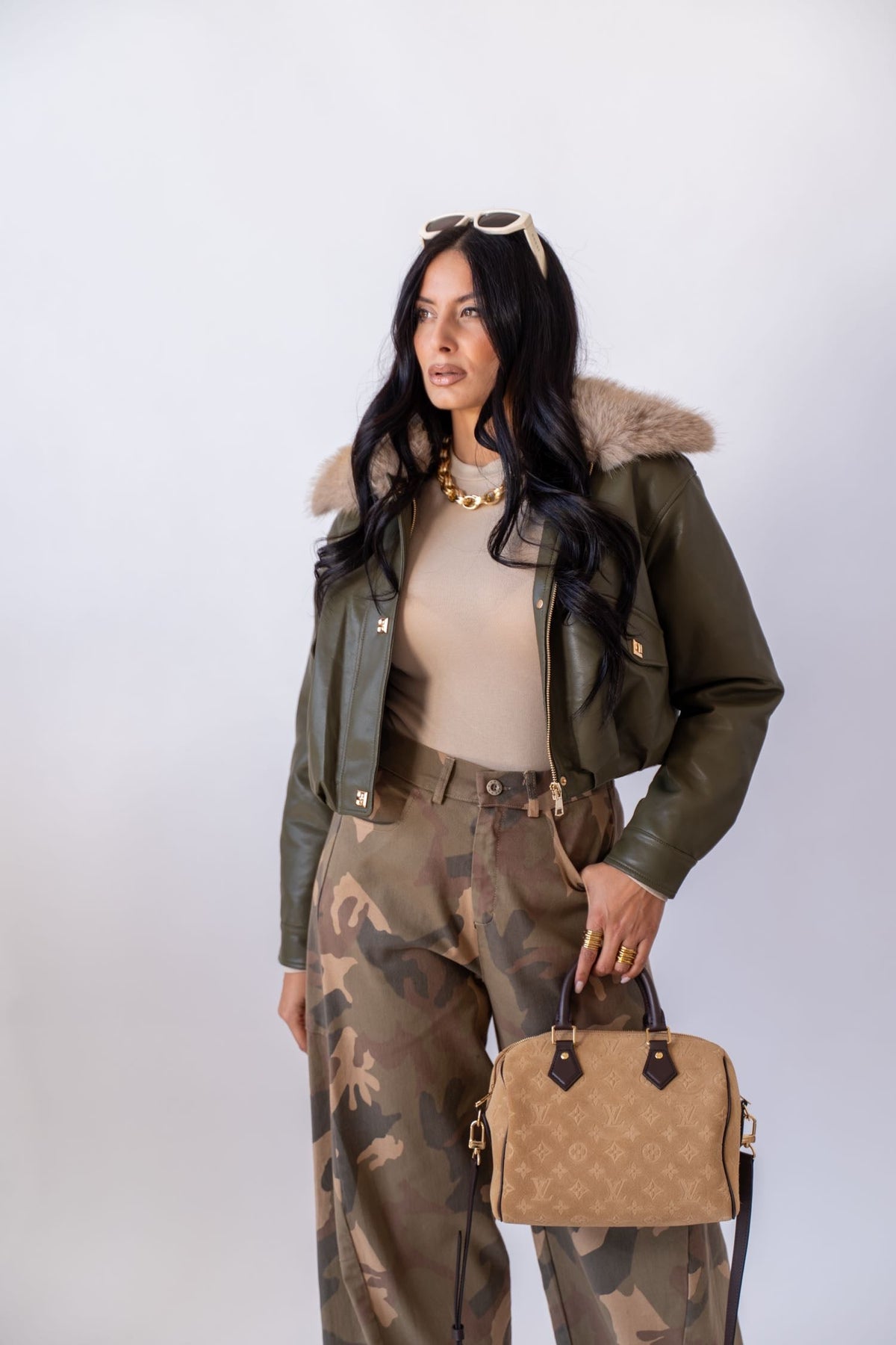Chaqueton Biker Crop Verde Militar foto 2