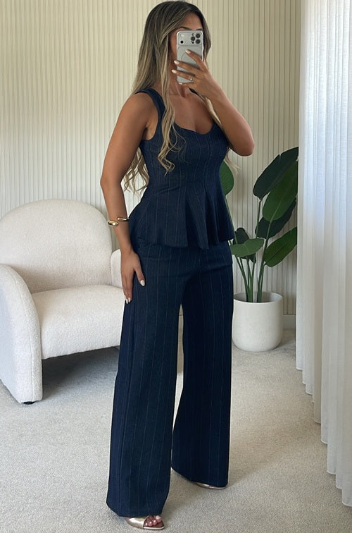 Conjunto Top con Volante y Pantalón Ancho de Raya Diplomática
