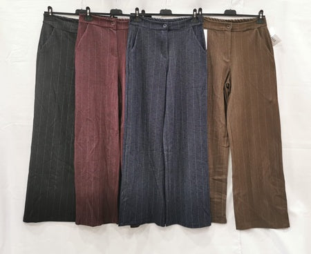 Conjunto Top con Volante y Pantalón Ancho de Raya Diplomática