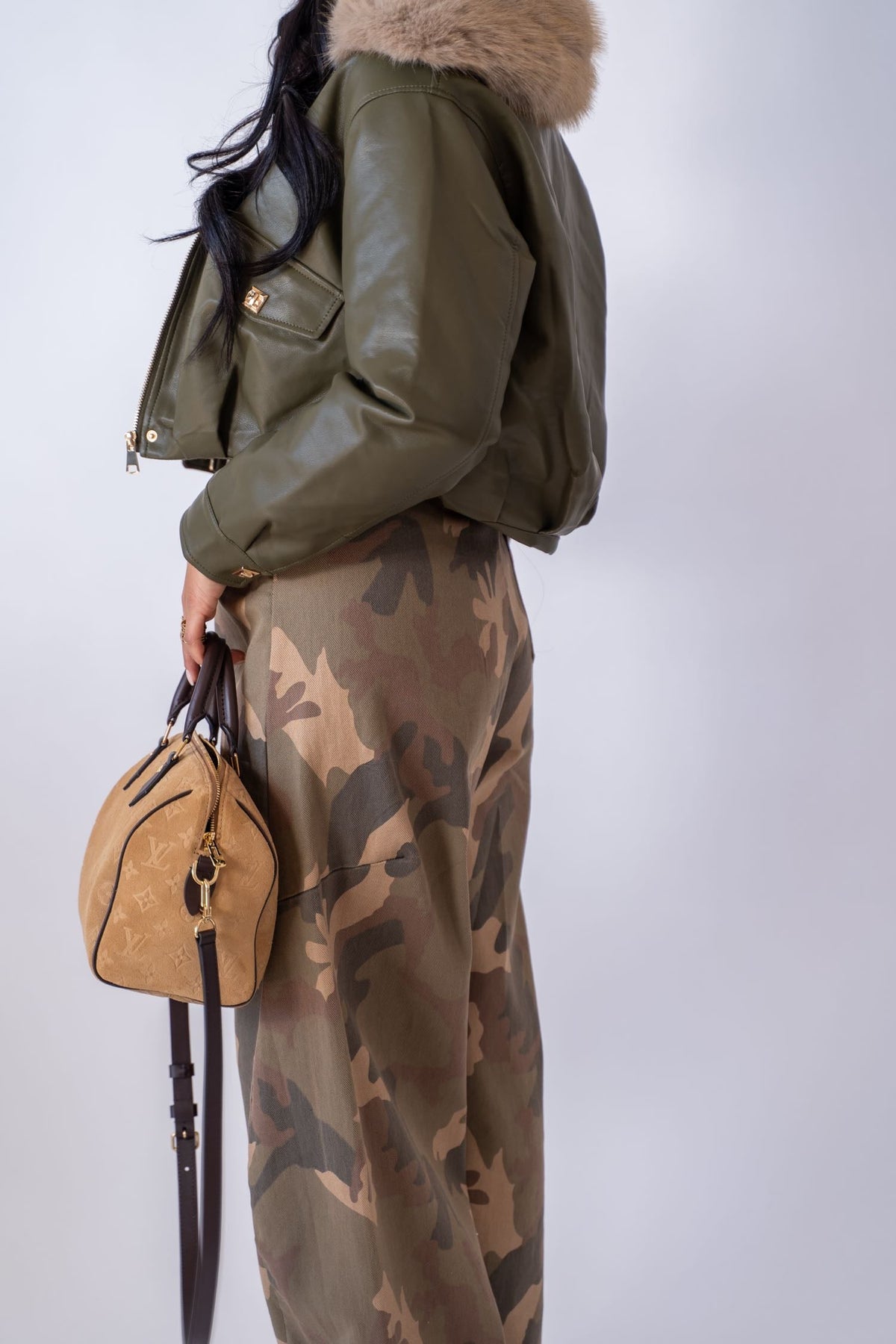 Chaqueton Biker Crop Verde Militar foto 3